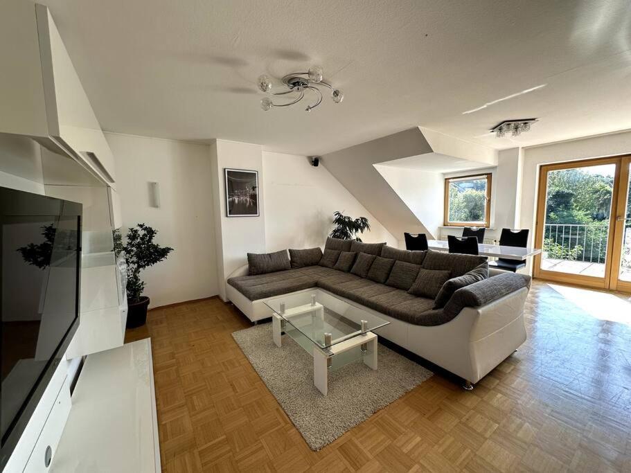 2-Zimmer-Wohnung Mit Balkon & Guter Anbindung In Aschaffenburg Exterior photo